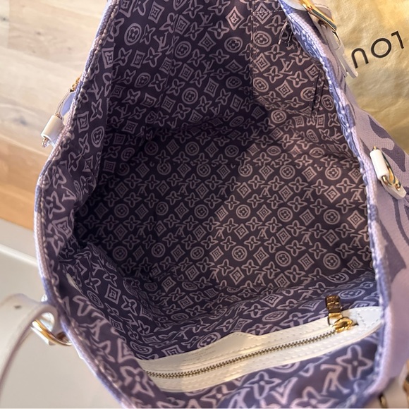 Louis Vuitton Tahitienne PM Lilas - Picture 12 of 15